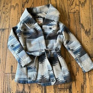 Super cute! Southwestern print jacket with large hood and belt.